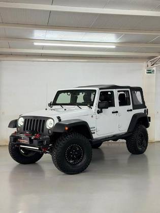 JEEP WRANGLER 3.6 UNLIMITED SPORT 4X4 V6 GASOLINA 4P AUTOMÁTICO